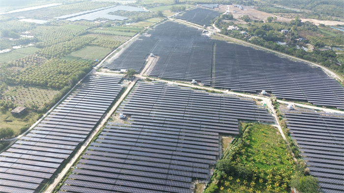 100MW“农光互补”电站乐成并网！ 德赢vwin至尊N型700W+组件点亮春日海南岛 | 德赢vwin