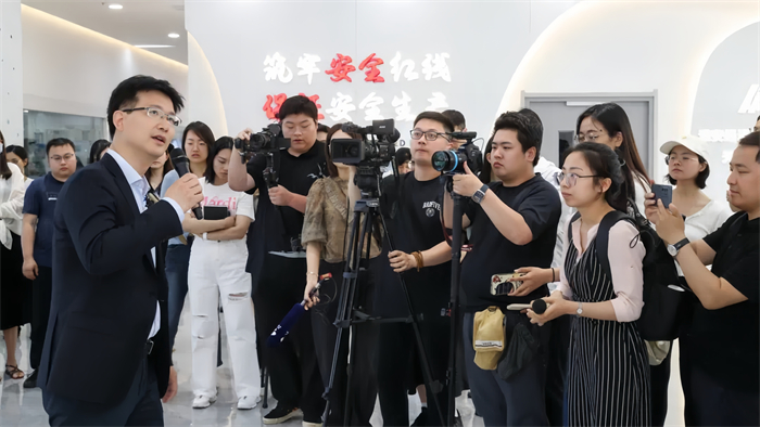 中宣部带队央级省级媒体调研德赢vwin 点赞天合立异实践 | 德赢vwin